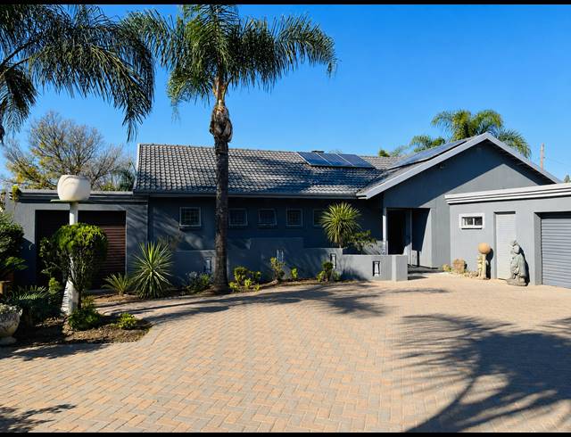 5 BEDROOM FREESTANDING FOR SALE IN VANDERBIJLPARK SE 1